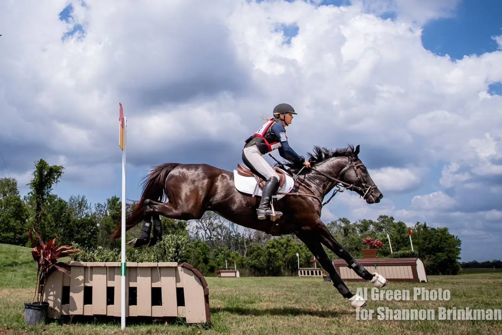 Abigail Bennett (USA) and Stormin Hot